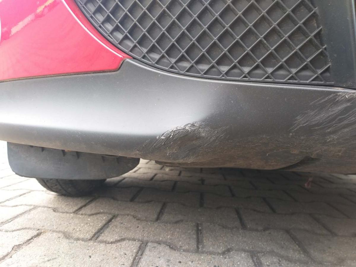 BMW 1er E87 original Stoßstange Stossfänger vorn Japanrot Bj.2006